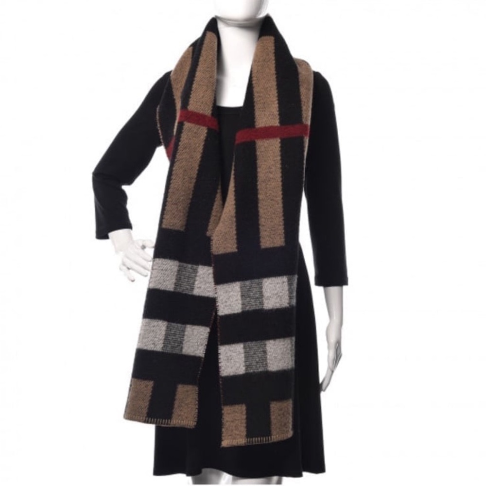 Burberry Half Mega Scarf